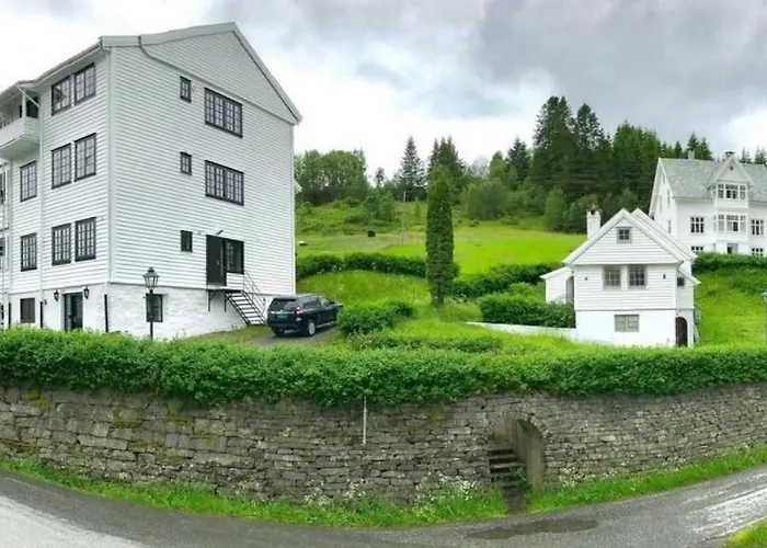 Lilandtunet 4*